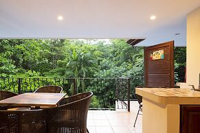 Pumilio Mountain & Ocean Hotel