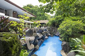 Pumilio Mountain & Ocean Hotel