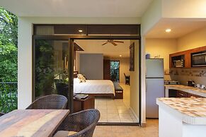 Pumilio Mountain & Ocean Hotel