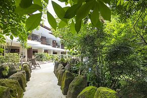 Pumilio Mountain & Ocean Hotel