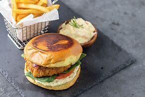 Pumilio Mountain & Ocean Hotel