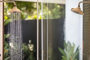 Pumilio Mountain & Ocean Hotel