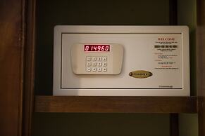 Pumilio Mountain & Ocean Hotel