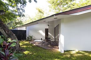 Pumilio Mountain & Ocean Hotel