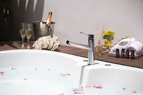 Pumilio Mountain & Ocean Hotel