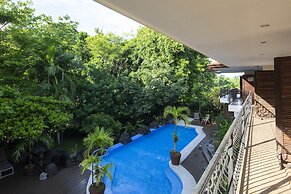 Pumilio Mountain & Ocean Hotel