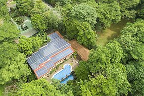 Pumilio Mountain & Ocean Hotel