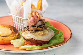 Pumilio Mountain & Ocean Hotel