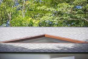 Pumilio Mountain & Ocean Hotel