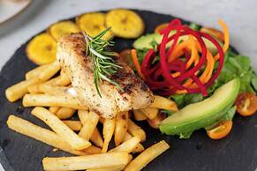 Pumilio Mountain & Ocean Hotel