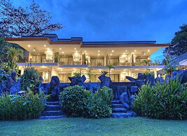 Pumilio Mountain & Ocean Hotel