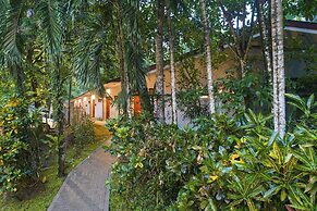 Pumilio Mountain & Ocean Hotel