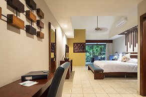 Pumilio Mountain & Ocean Hotel