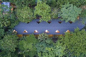 Pumilio Mountain & Ocean Hotel