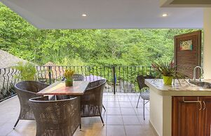 Pumilio Mountain & Ocean Hotel