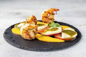 Pumilio Mountain & Ocean Hotel