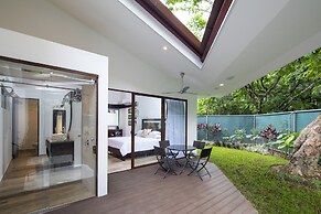 Pumilio Mountain & Ocean Hotel