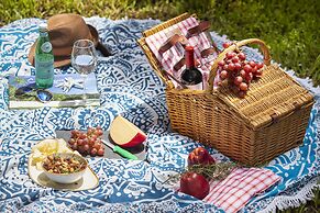 Pumilio Mountain & Ocean Hotel