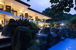 Pumilio Mountain & Ocean Hotel