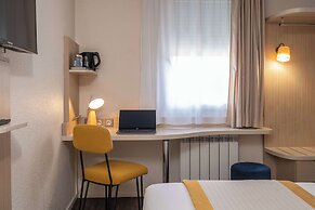 Hotel Kyriad Lyon Est - Bron Eurexpo Le Cottage