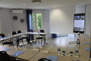 Hotel Kyriad Lyon Est - Bron Eurexpo Le Cottage