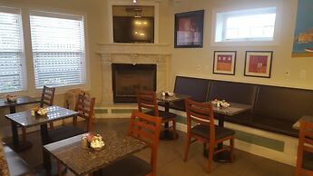 Crescent Suites Hotel