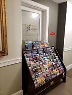 Crescent Suites Hotel