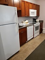 Crescent Suites Hotel