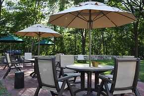 Crescent Suites Hotel
