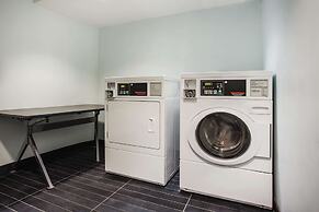 La Quinta Inn & Suites by Wyndham Winchester