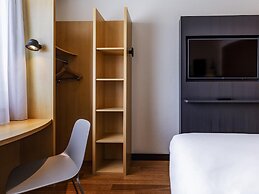 Hotel ibis Friedrichshafen Airport Messe