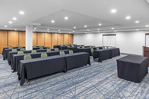 Holiday Inn Express & Suites Sacramento NE Cal Expo by IHG