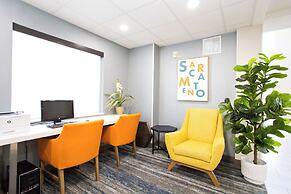 Holiday Inn Express & Suites Sacramento NE Cal Expo by IHG