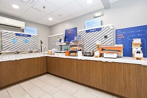 Holiday Inn Express & Suites Sacramento NE Cal Expo by IHG