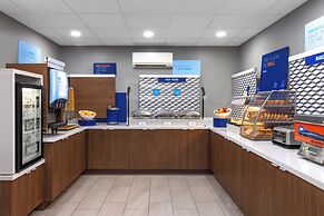 Holiday Inn Express & Suites Sacramento NE Cal Expo by IHG