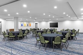 Holiday Inn Express & Suites Sacramento NE Cal Expo by IHG