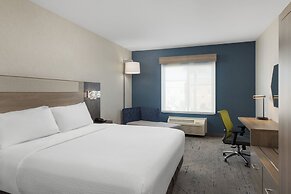 Holiday Inn Express & Suites Sacramento NE Cal Expo by IHG