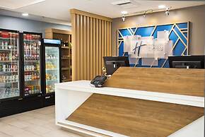 Holiday Inn Express & Suites Sacramento NE Cal Expo by IHG