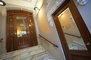 Suites Gran Via 44 Apartahotel