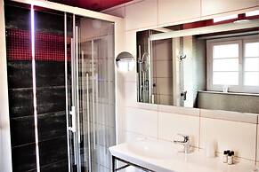 The Originals City, Archotel