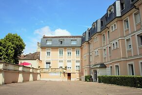 The Originals City, Archotel