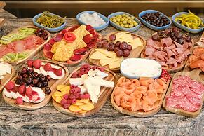 La Moraleja The Quiet Hotel- Adults Only