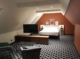 Brit Hotel Les Voyageurs