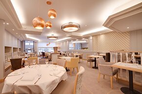 Brit Hotel Les Voyageurs