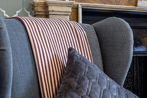 Clifden House by Nina