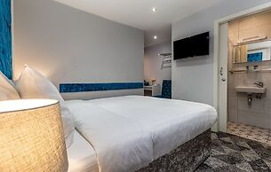 Clifden House by Nina