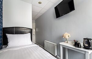 Clifden House by Nina