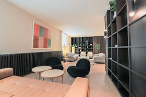 Bob W Munich Schwabing