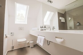 Bob W Munich Schwabing