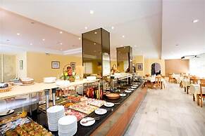 Hotel Monarque El Rodeo